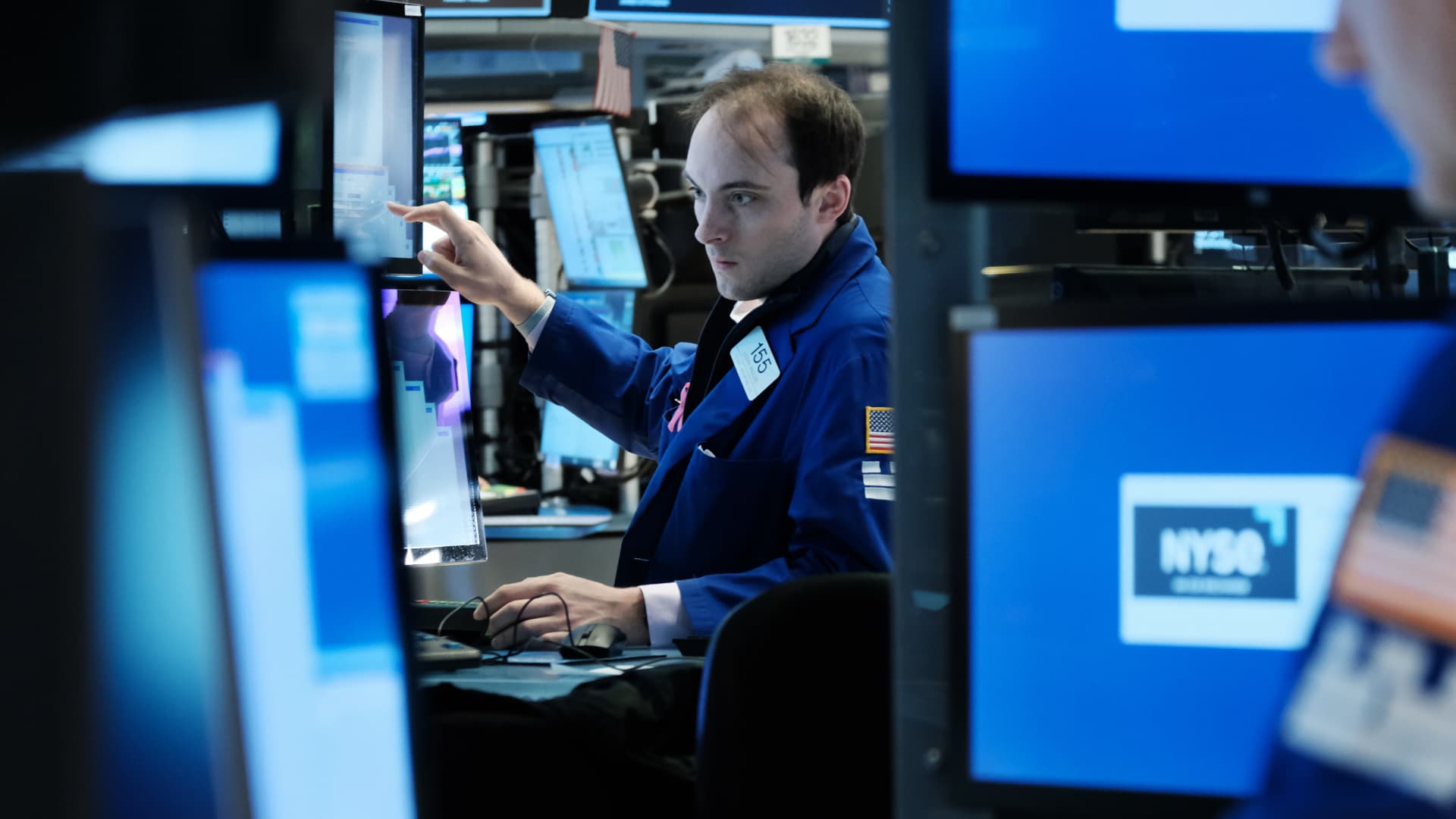 "Market Watch: ETFs, Brick-and-Mortar Stores, Analyst Calls, Battleground Stocks, and A.I. Investments"