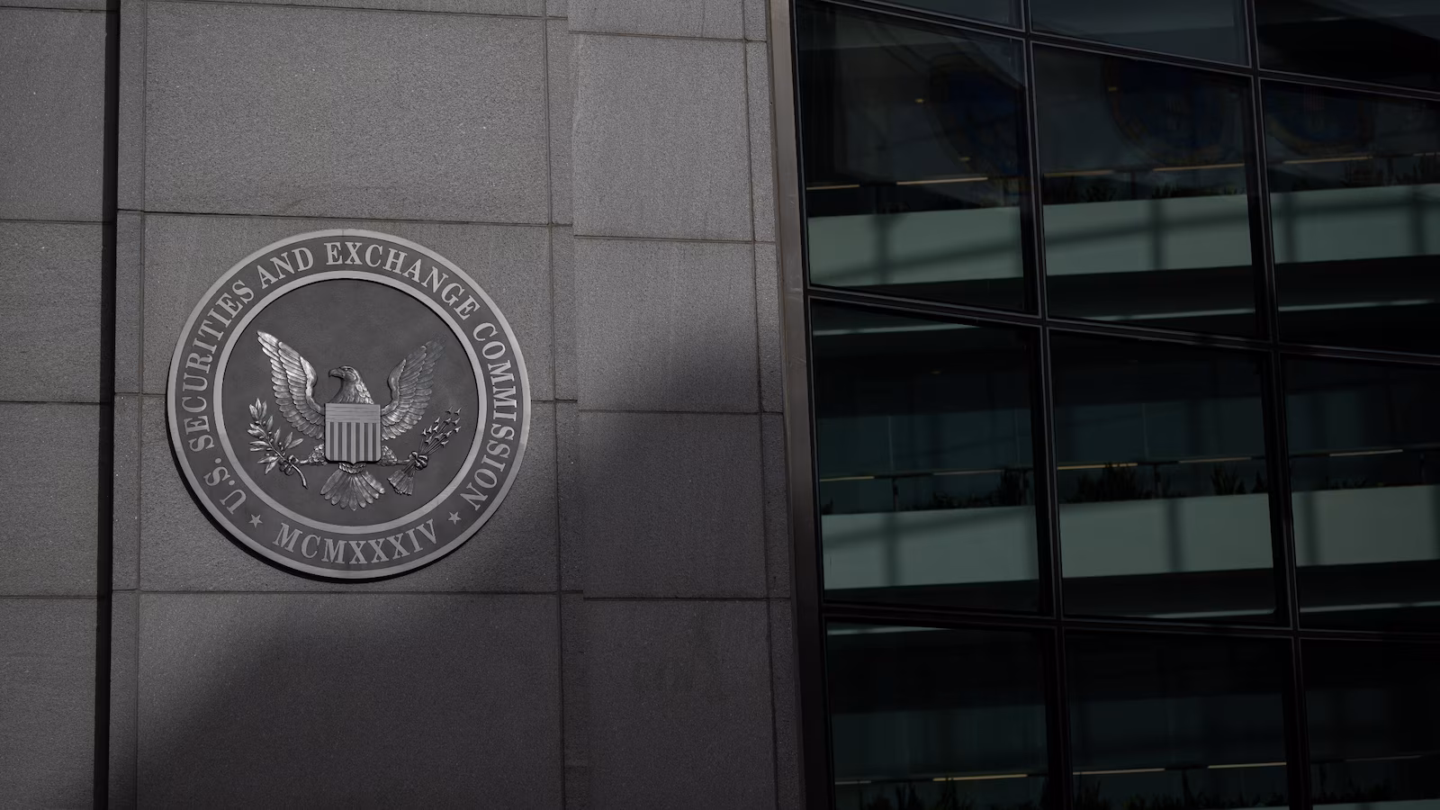 Featured image for Georgia GOP Donor Faces $140M Ponzi Scheme Allegations and Legal Actions