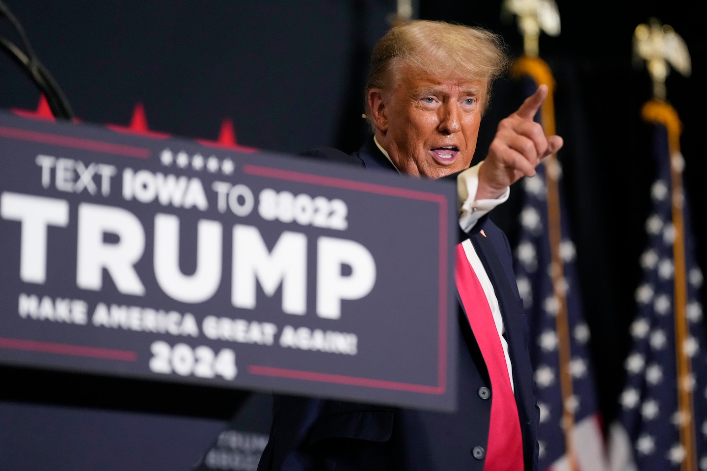 Trump's Iowa Campaign Blitz Continues with Eighth Stop in a Month