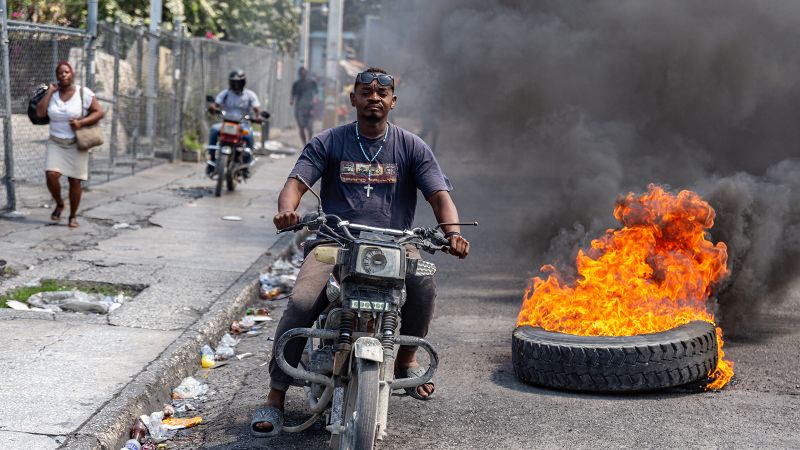 "DeSantis-Chartered Flights Evacuate Americans from Haiti Amid Escalating Violence"