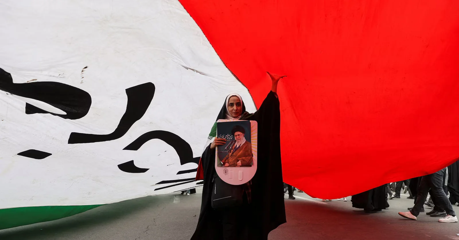 US Readies for Prolonged Iran Operations Amid Rising Tensions