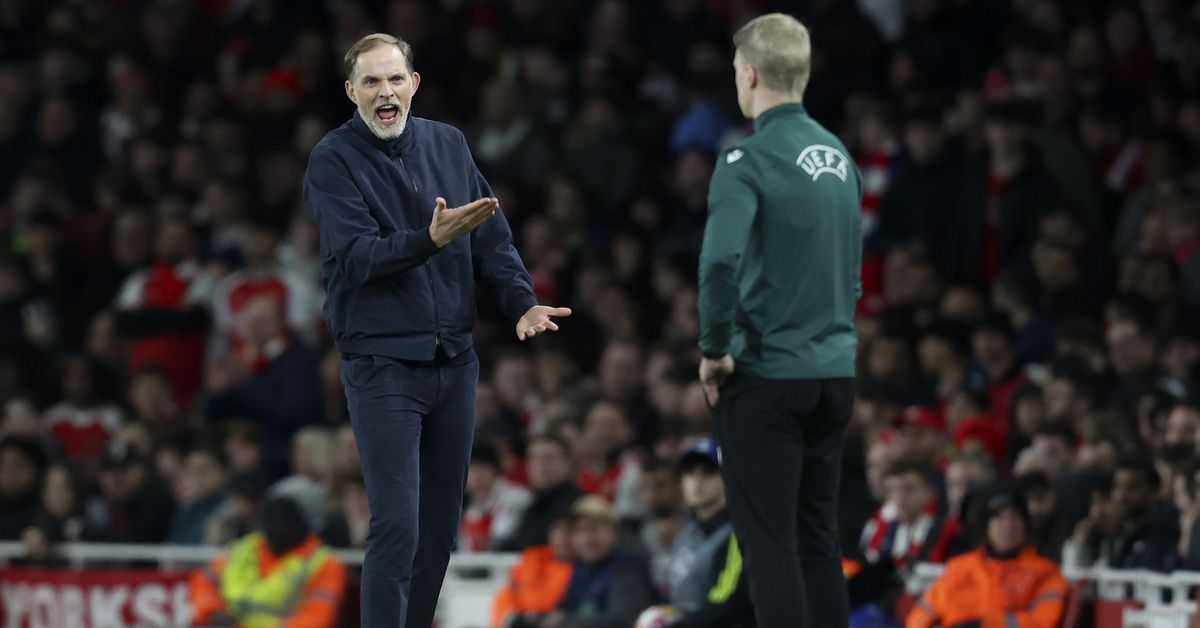 Featured image for Controversial Referee Decision and Neuer's Skill Shape Bayern Munich's Victory at Arsenal