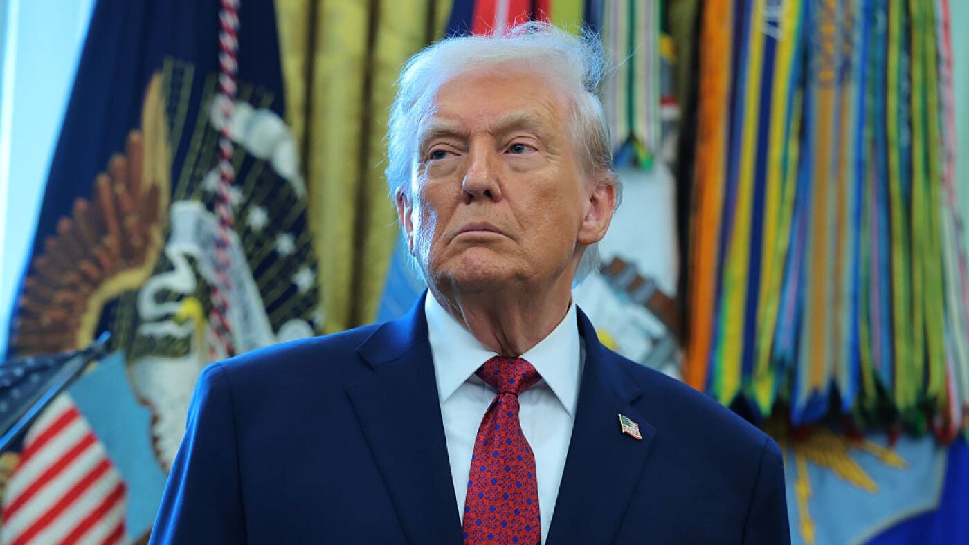 Featured image for Trump's Economic Approval Fluctuates Amid Growing Dissatisfaction