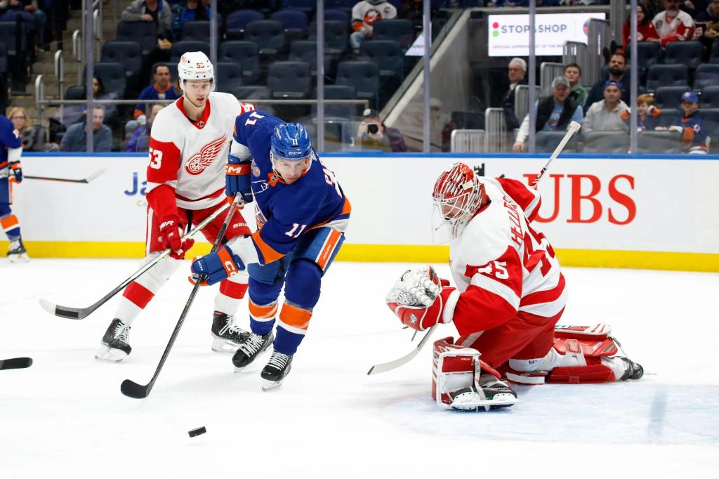 "Surprise Signing: Zach Parise Joins Colorado Avalanche on One-Year Deal"