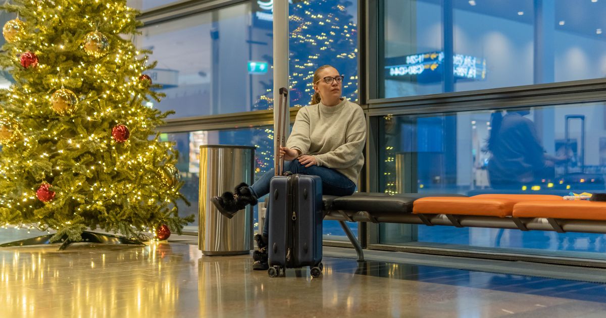 "Flight Attendants' Top Tips for Stress-Free Holiday Travel"