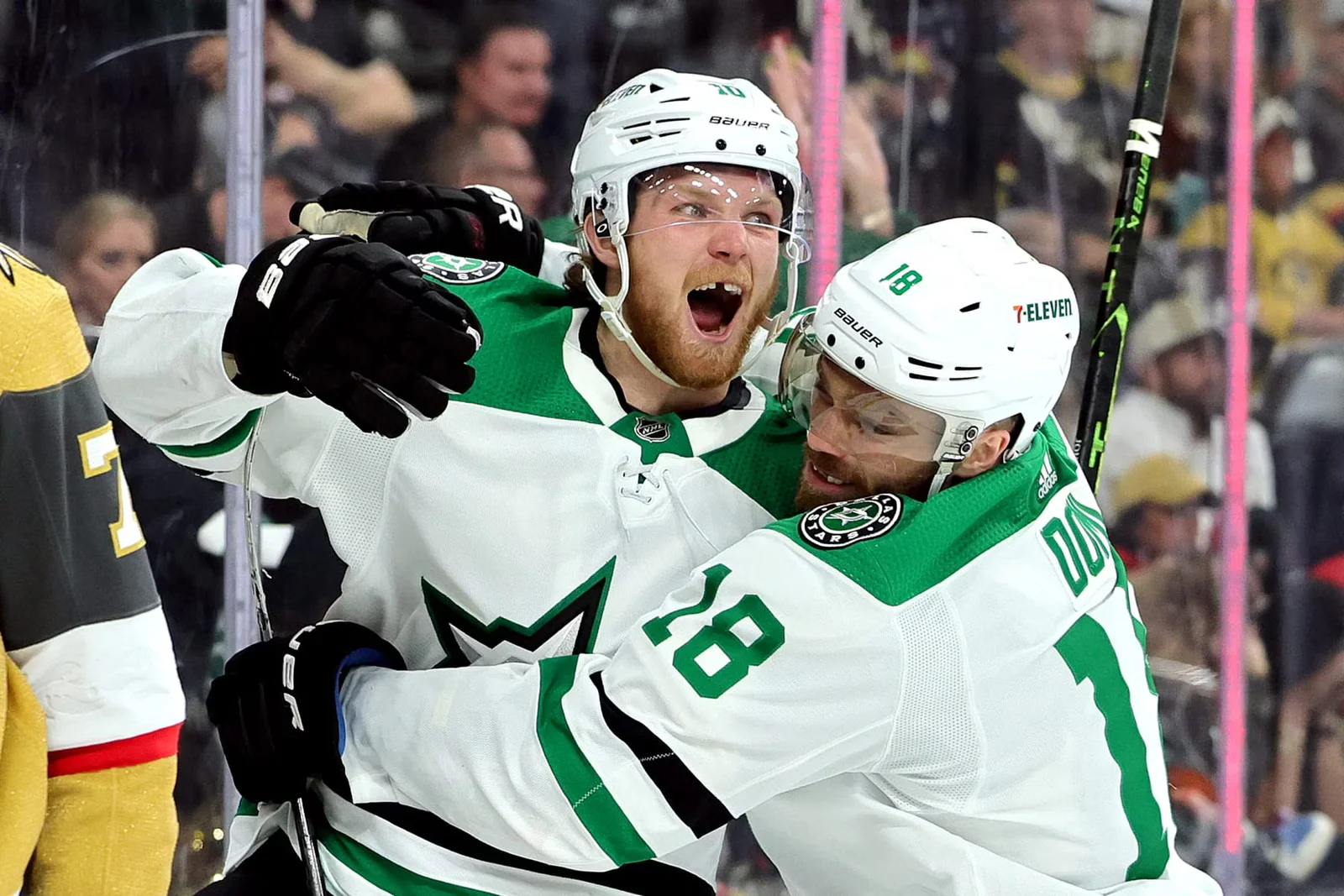 Dellandrea Leads Stars to Victory in Game 5 Against Golden Knights.