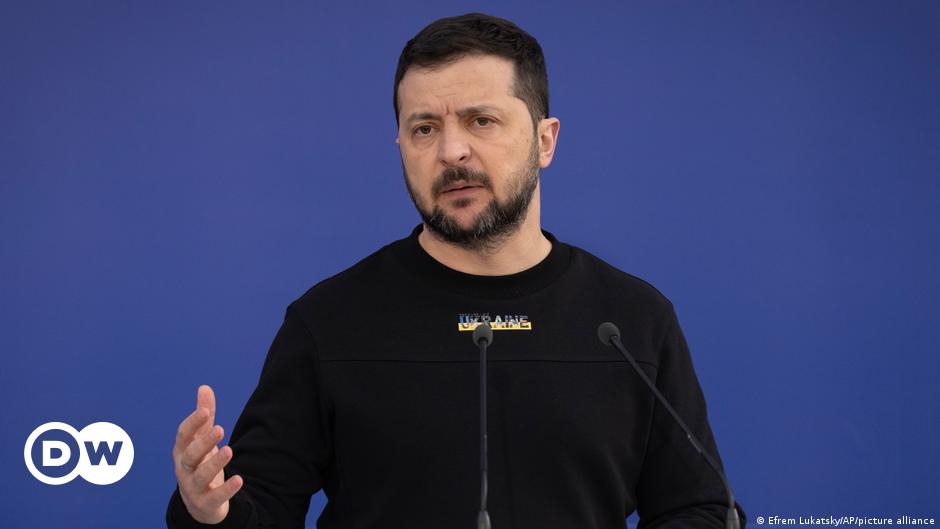 Featured image for Zelenskyy demands return of Crimea in Ukraine update.