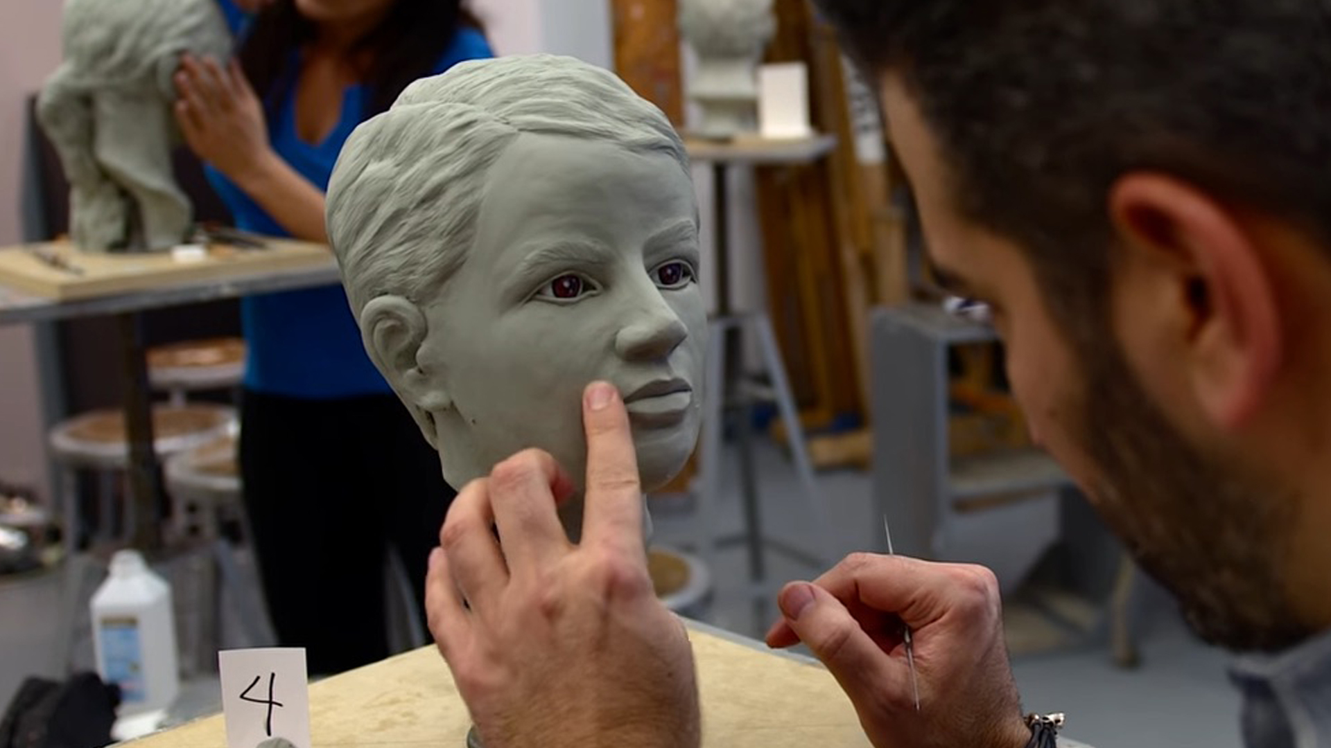 "Forensic Scientist Urges Identification of 50,000 Unidentified American Skeletons"