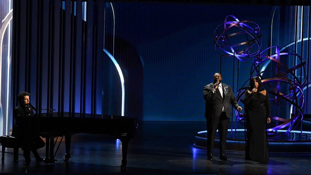 Featured image for "Emotional Tribute: Matthew Perry Honored with 'Friends' Theme at Emmy Awards"