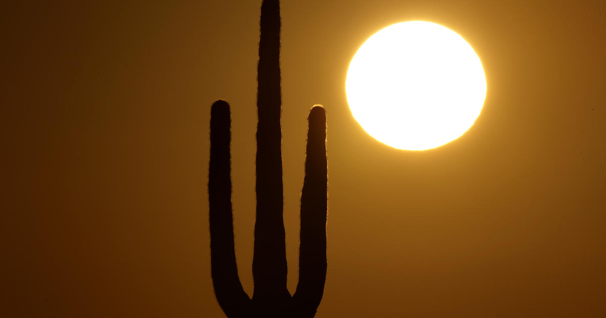 "Record-breaking Heatwave in Phoenix Continues as Monsoon Rains Offer Hope for Relief"