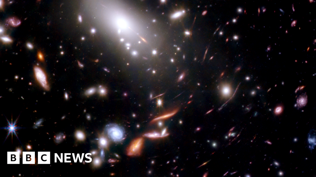 Firefly Sparkle Galaxy Sheds Light on Universe's Early Formation