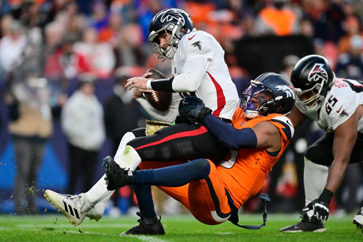 Fantasy Football Week 14: Key Drops, Pickups, and Projections