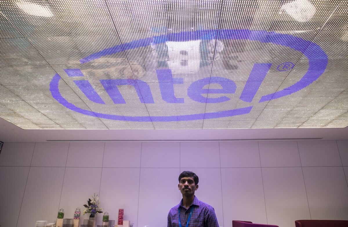Featured image for Intel's Stock Rises as Earnings and Investments Show Promising Turnaround