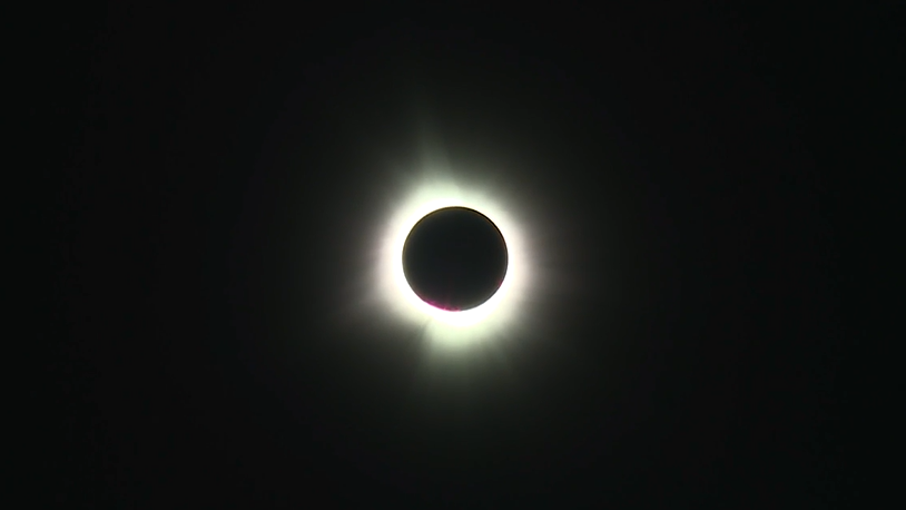 "Captivating Footage: Ohio's Total Solar Eclipse Reaches Peak"