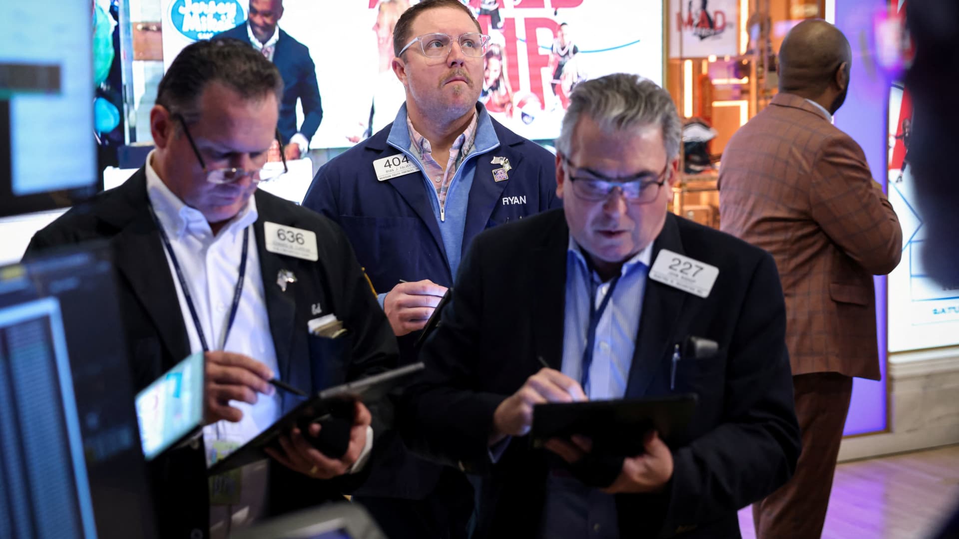 "Wall Street Analysts Weigh In: Can Berkshire Hit $1 Trillion Milestone with Top Stocks like Nvidia and Tesla?"