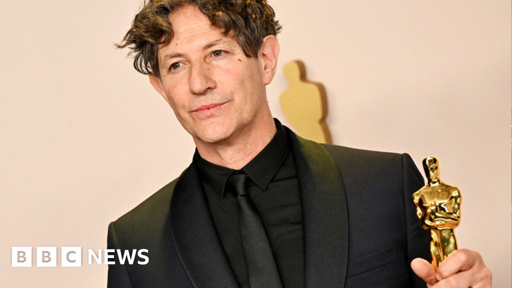 Featured image for "Oscar-Winning Director Jonathan Glazer's Powerful Statement on Gaza and War"
