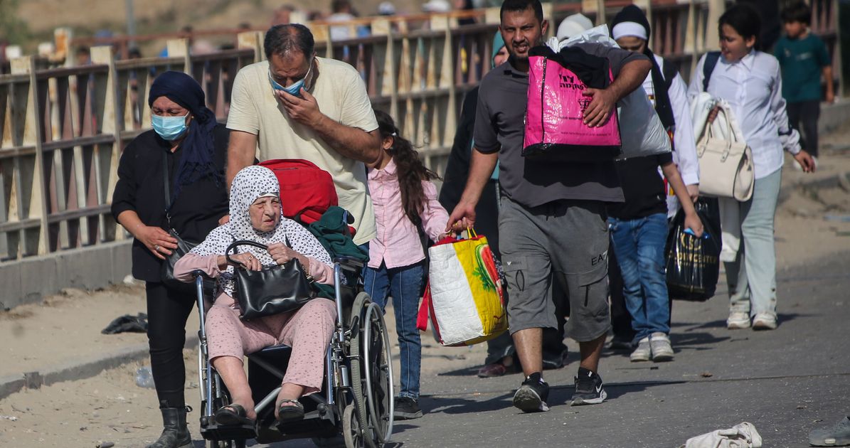 Featured image for Gaza's Desperate Plight: Worsening Conditions and Fleeing Civilians