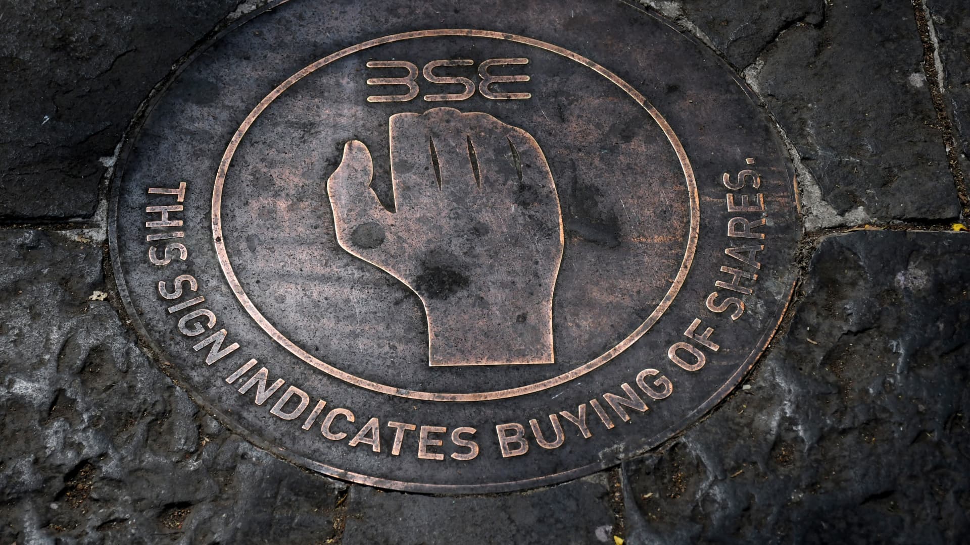 Featured image for China's Factory Activity Hits 2-Year High Amid Economic Uncertainty