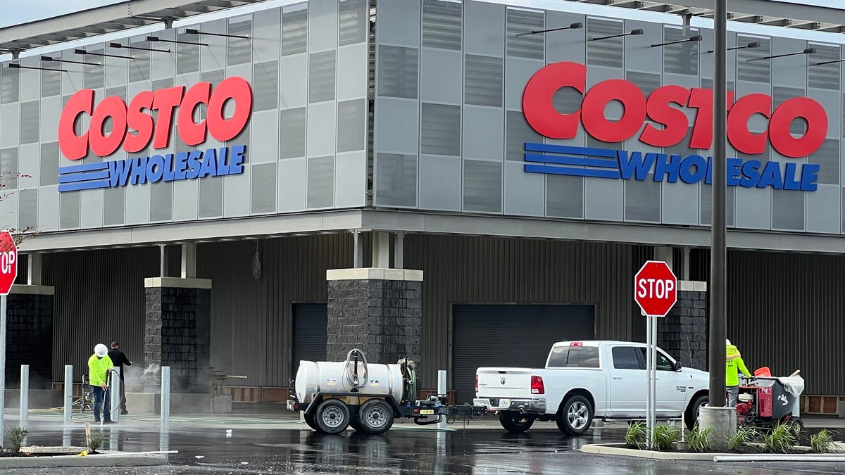 Featured image for "Costco Trials Membership Scanners to Restrict Non-Member Access"