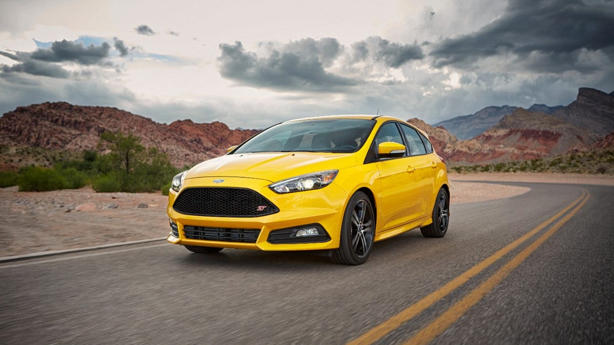 Featured image for "Ford Recalls 130,000 Focus and EcoSport Vehicles for Oil Pump Issues"