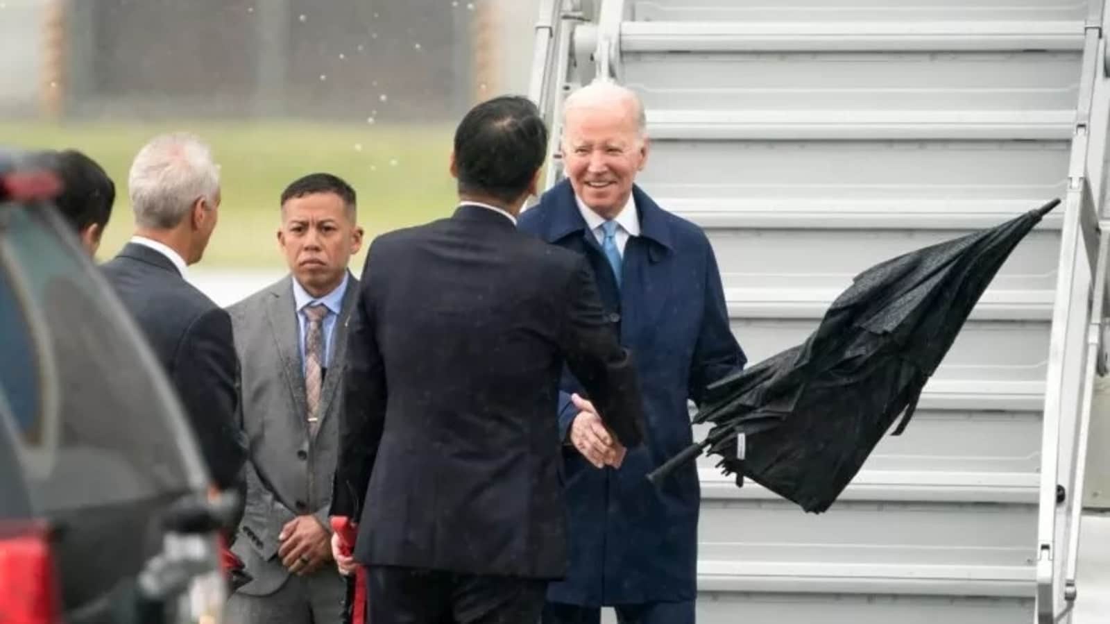Biden's Umbrella Struggle at G7 Summit in Japan.