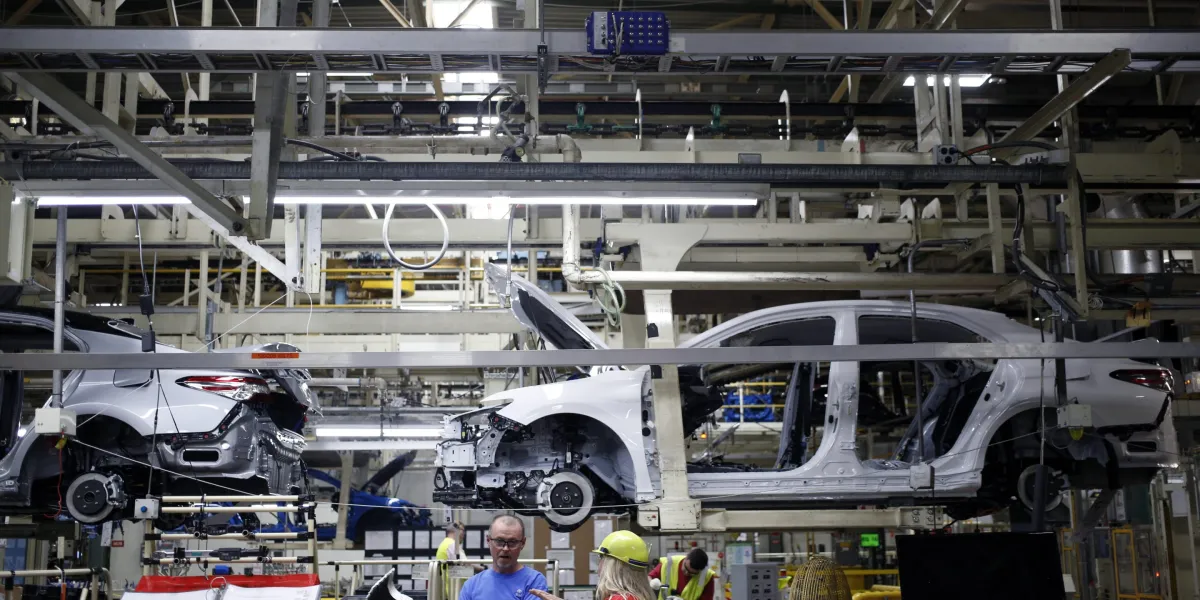 Featured image for Japan's Economy Faces Challenges Amid U.S. Tariffs and Slowing Growth