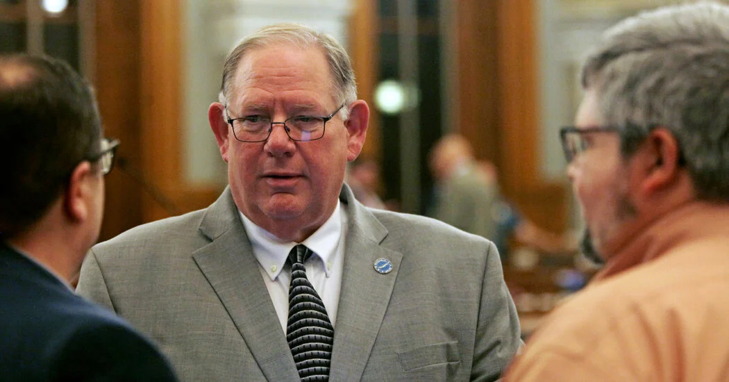 Kansas GOP Faces Divisions Over Redistricting and Leadership