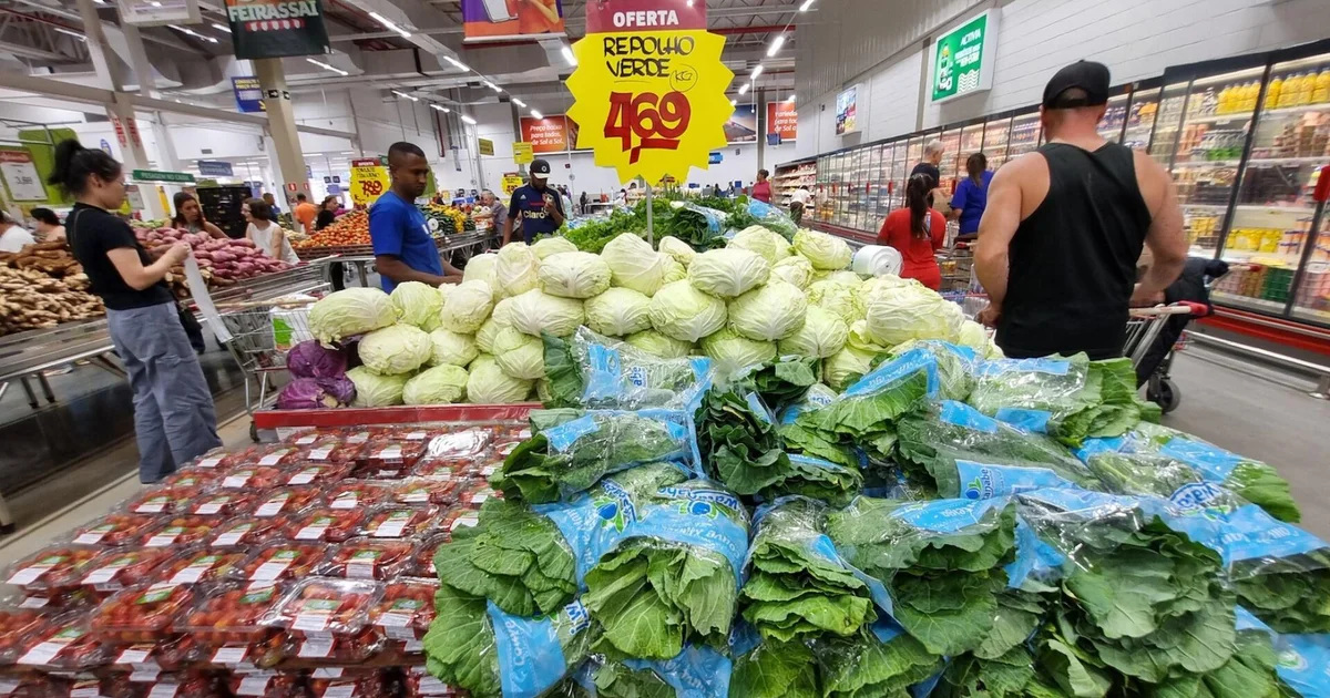 Featured image for Experts Predict Mixed Outlook for U.S. Economy in 2025