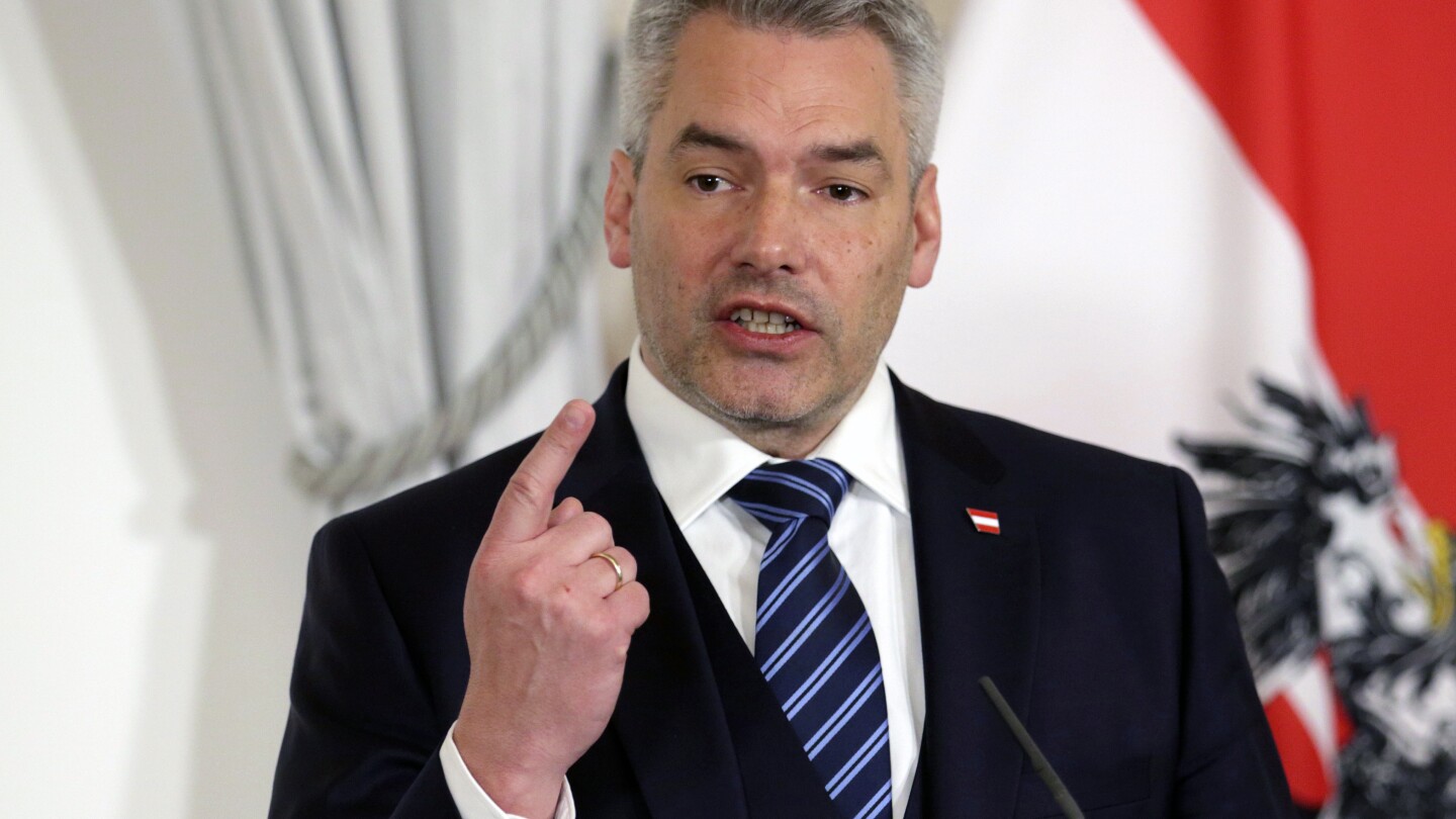 "Austrian Leader Advocates Constitutional Protection for Cash Usage"