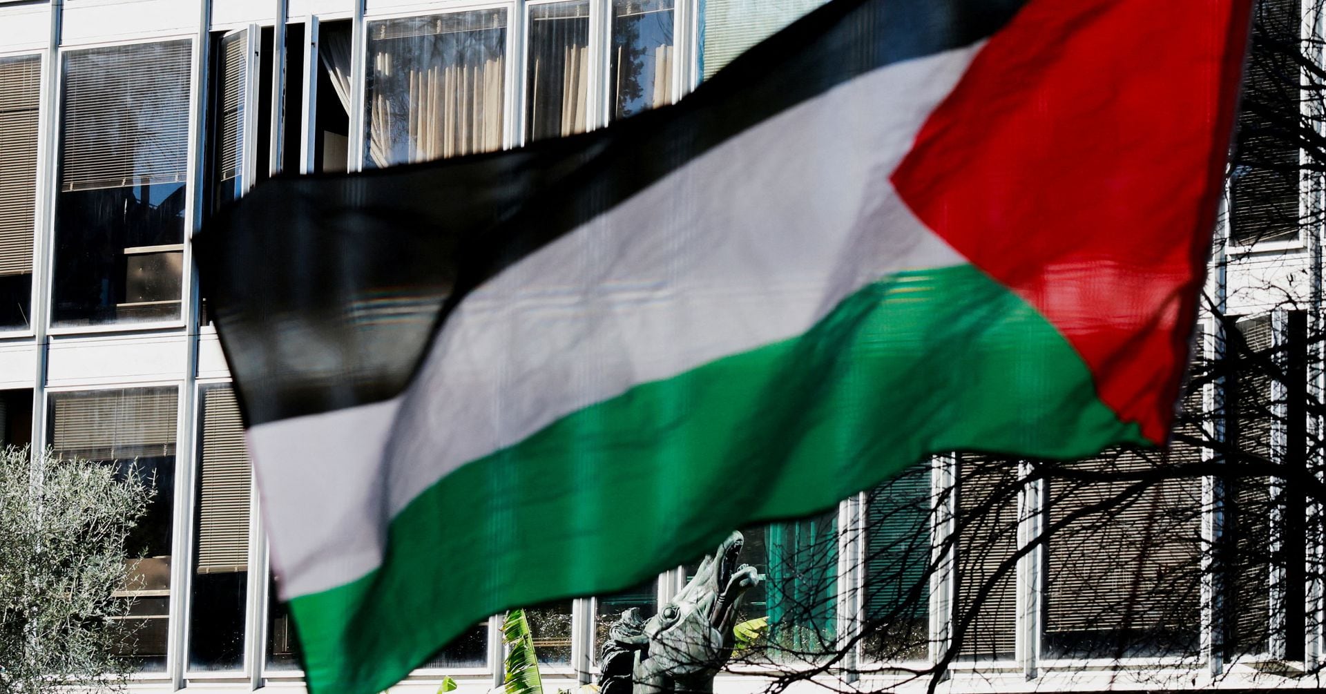 Featured image for Outrage in Italy as Police Beat Pro-Palestinian Schoolchildren