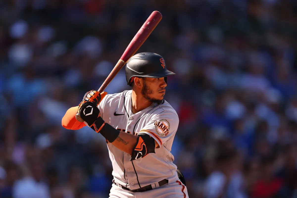 "Top Picks and Risks for 2023 Fantasy Baseball Drafts"