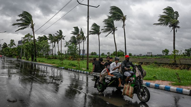 Cyclone Remal Forces Mass Evacuations and Power Outages in Bangladesh and India