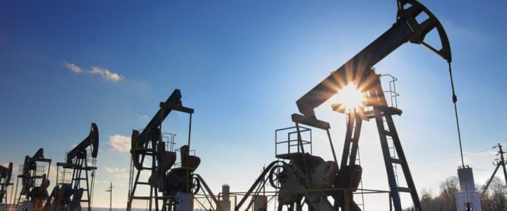 Featured image for "Efficiency Boost: U.S. Oil Production Soars Despite Decreased Rig Count"