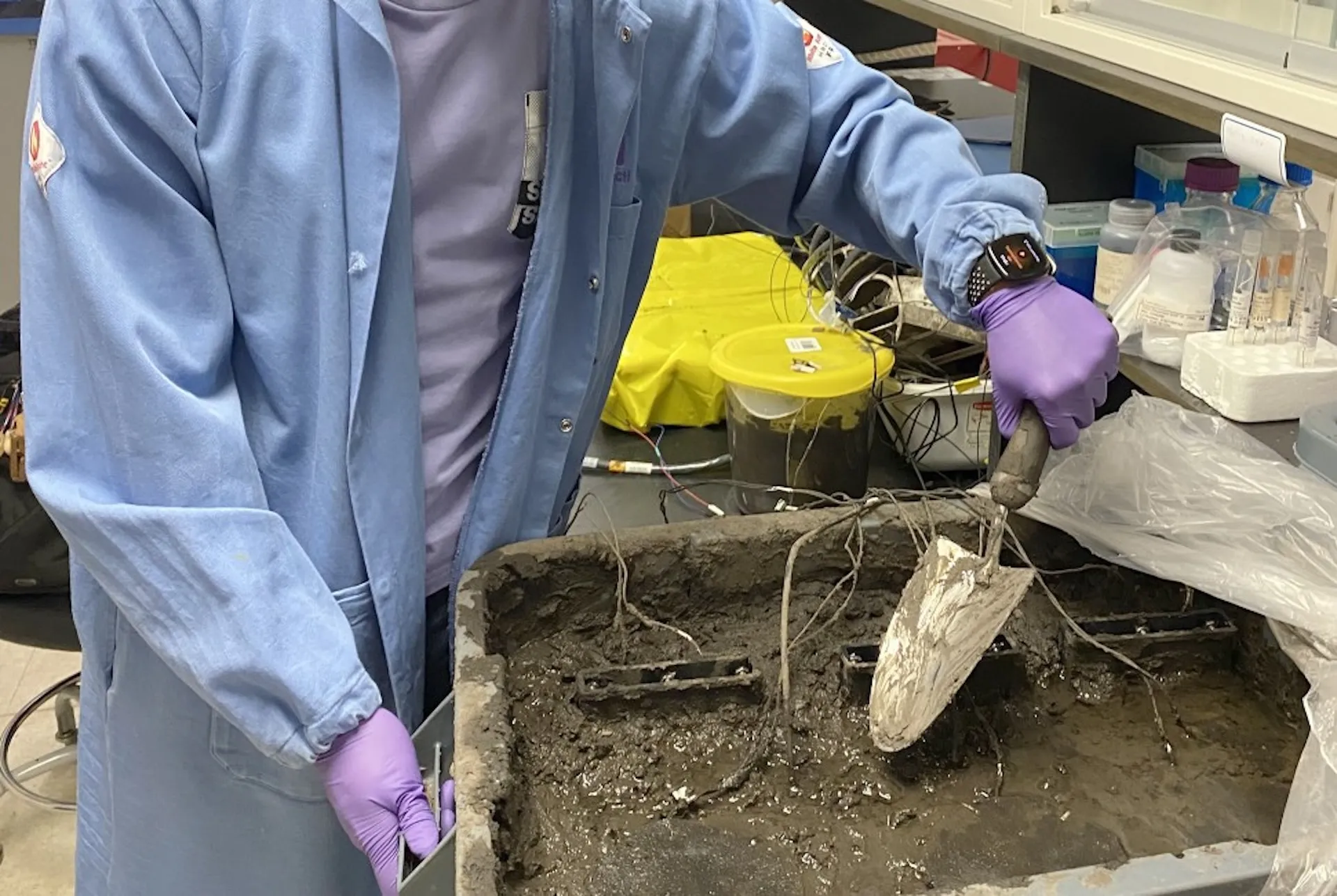 Featured image for "Breakthrough: Endless Power Generation from Dirt with New Fuel Cell Technology"