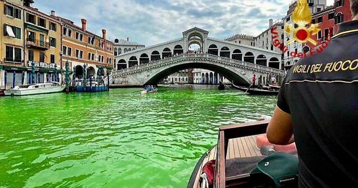 Featured image for Mysterious Green Hue Takes Over Venice's Grand Canal, Authorities Investigate