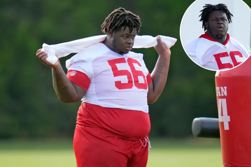 Featured image for Buccaneers waive NFL's heaviest player Desmond Watson