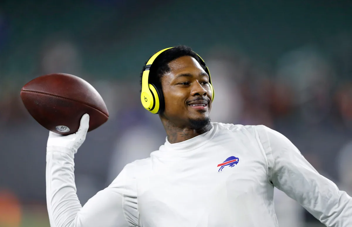 "Bills Reporter's Apology for Hot Mic Incident Involving Stefon Diggs"