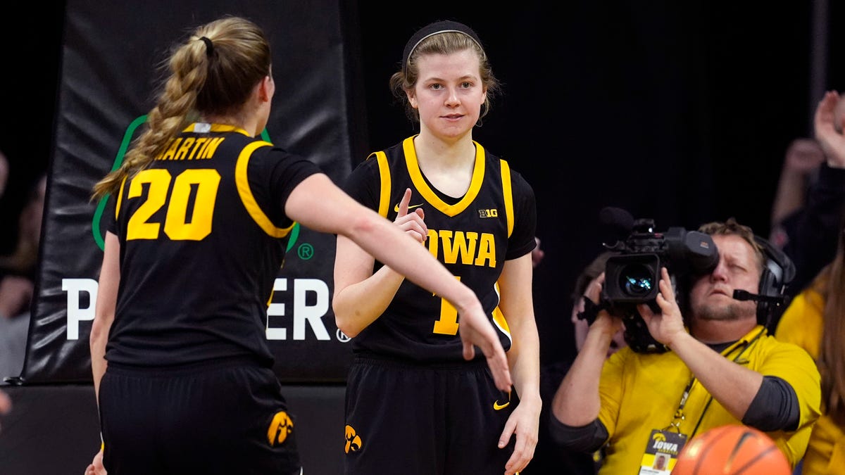 Caitlin Clark Leads No. 2 Iowa to Dominant 96-50 Victory Over Wisconsin