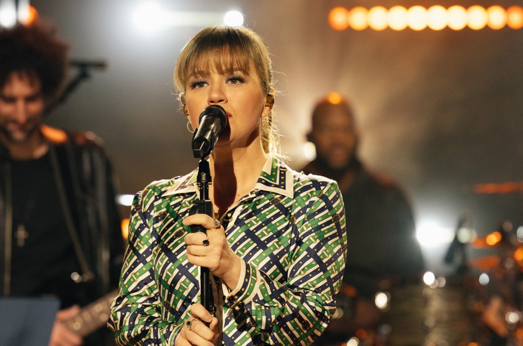 "Kelly Clarkson's Ongoing Legal Battle with Ex-Husband Brandon Blackstock"