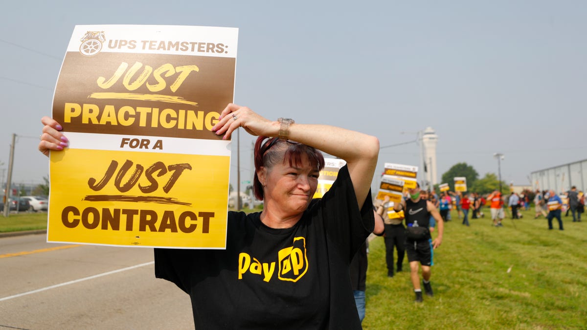"UPS and Teamsters Reach New Labor Contract, Avoiding Strike"