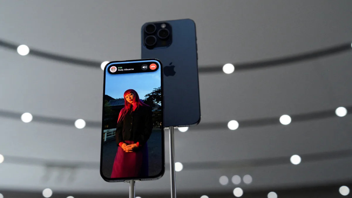 Featured image for "Apple Shares Tumble as Barclays Downgrade Signals iPhone Demand Concerns"