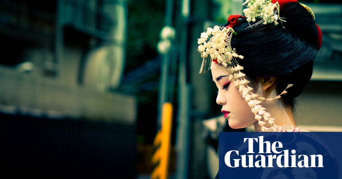 Featured image for Kyoto's Geisha District Implements Strict Rules to Curb Tourist Misbehavior