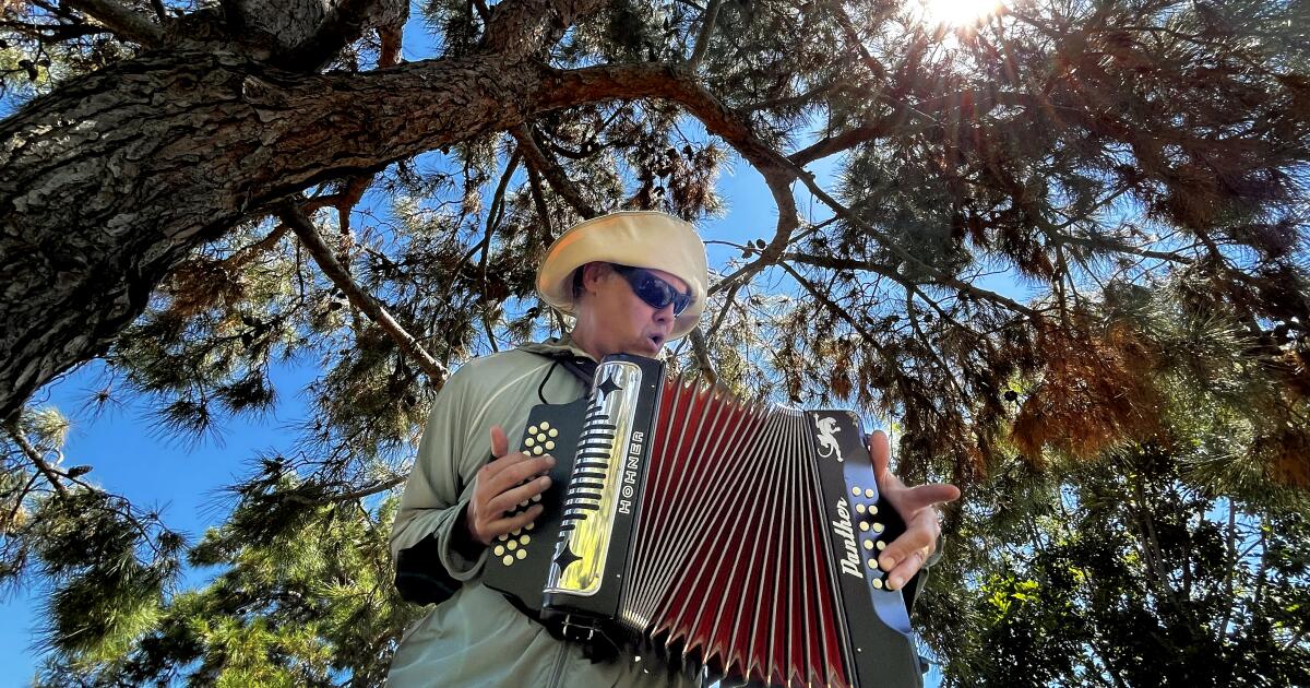Featured image for "Intense Heat Wave Sweeps Southern California, Bringing Humidity and Record-breaking Temperatures"