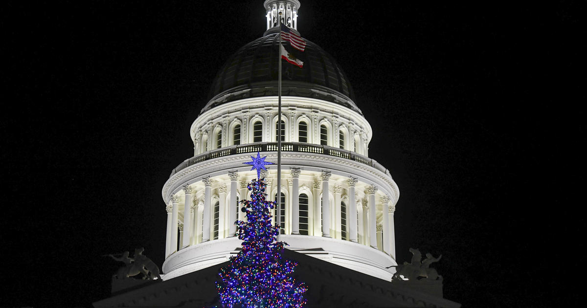 Featured image for "Virtual Capitol Tree Lighting: Gov. Newsom Shifts Ceremony Amid Protest Concerns"
