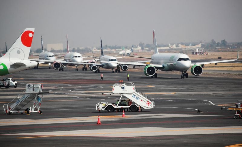 Featured image for "Mexican President Warns of High Risk Operations at Capital Airport"