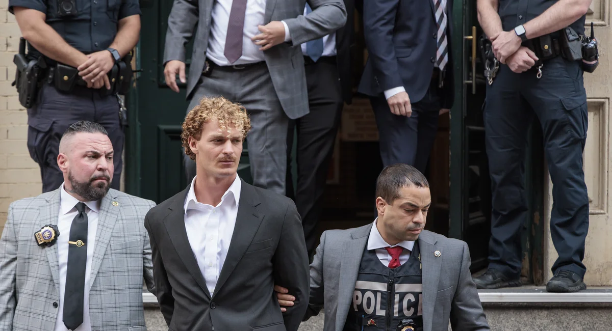 Man charged with fatal chokehold in NYC subway speaks out in exclusive interview.