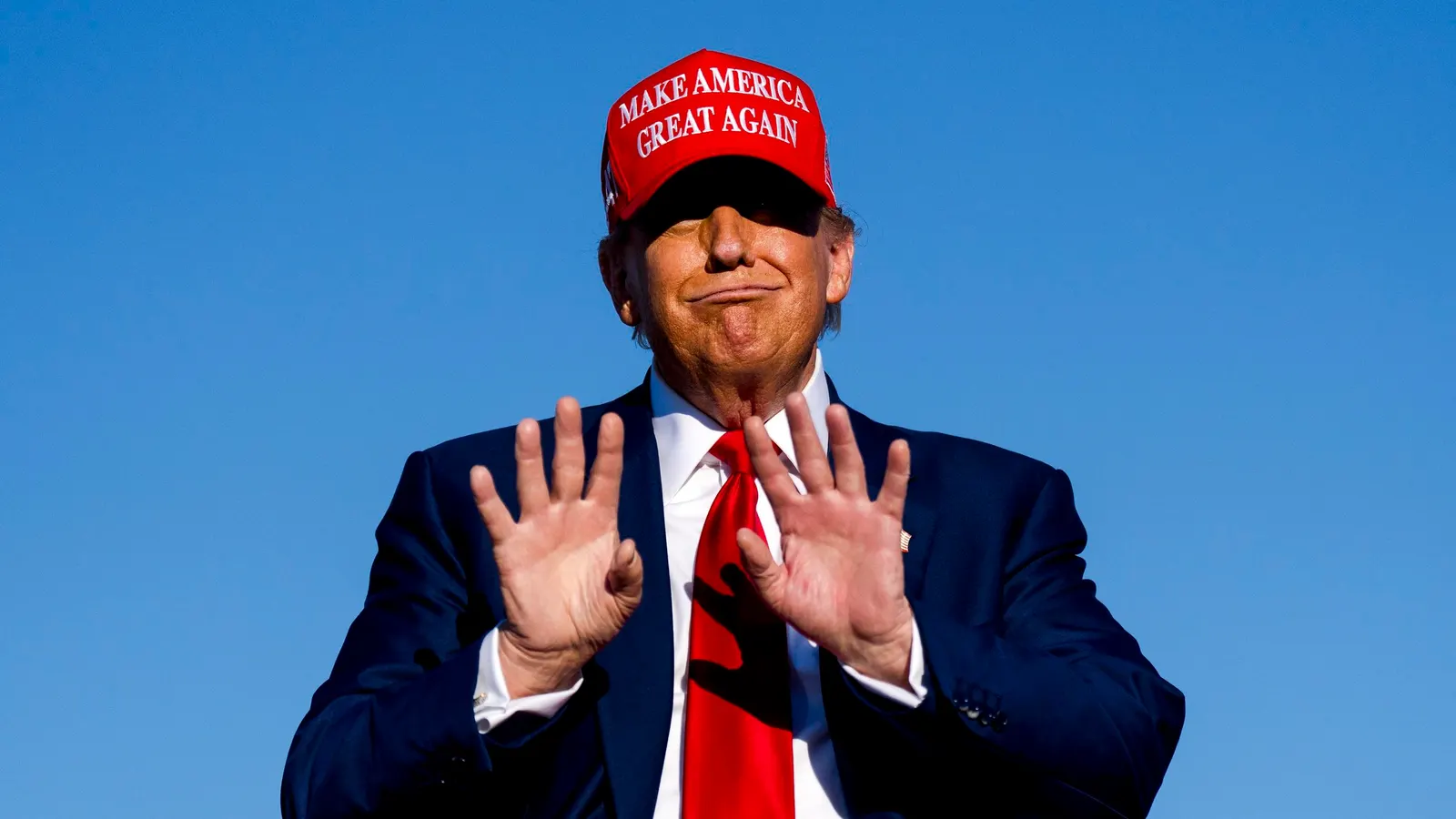 Trump's Victory Sends Dollar and Bond Yields Soaring Amid Debt Concerns