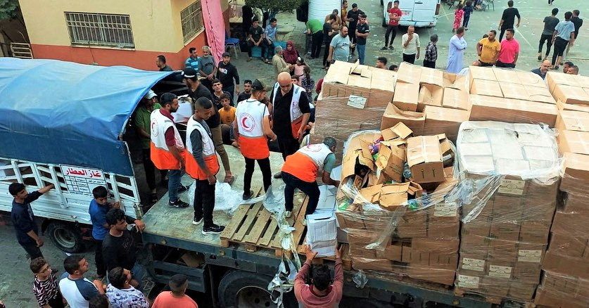 "Israel's Gaza Bombardment Continues Despite Calls for Cease-fire and Aid Access"