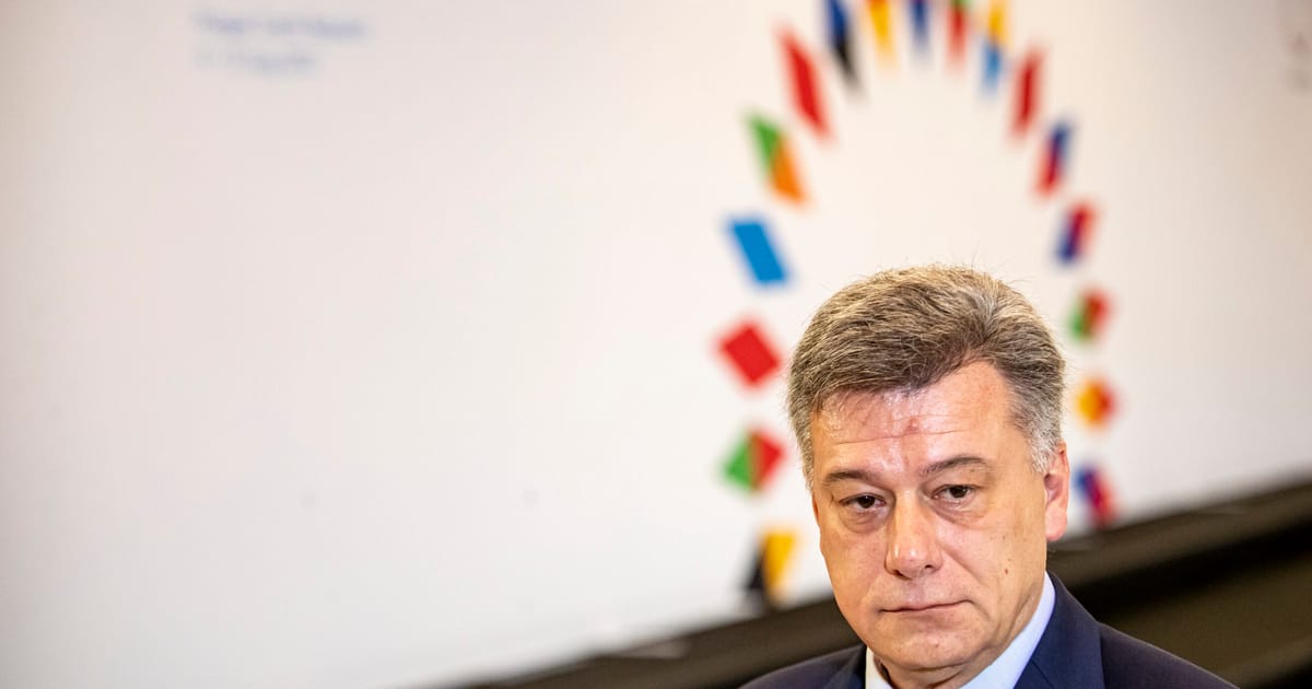 Featured image for Czech Government Survives No-Confidence Vote Amid Bitcoin Scandal