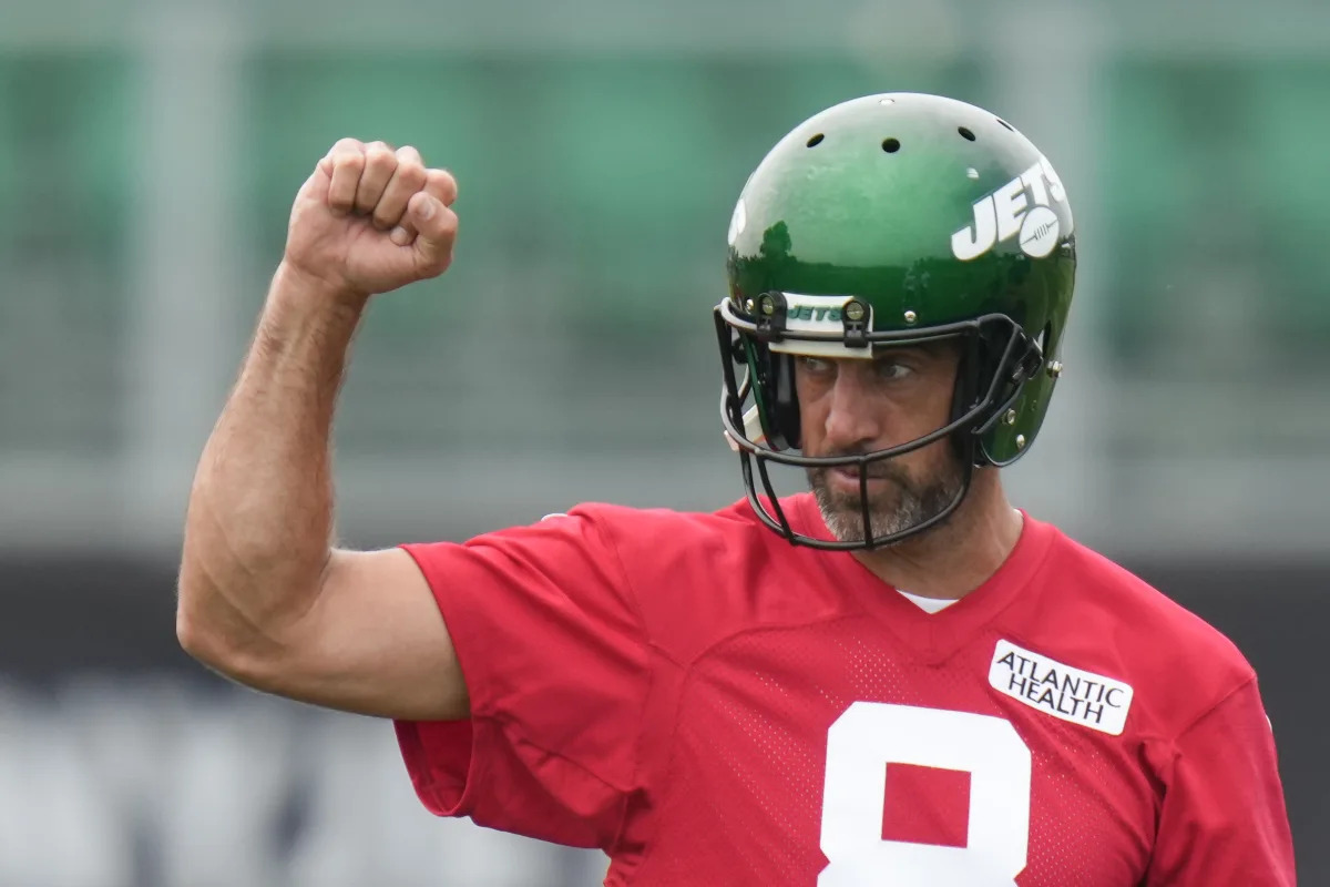 Aaron Rodgers Embraces New Approach Amid Jets' Super Bowl Hype
